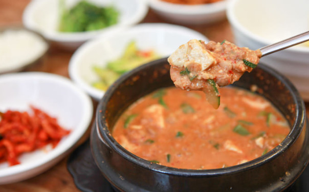 韩国普通家庭日常饮食方面，常见食物都有这些，第一种你没见过