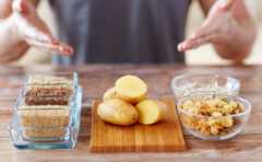 <b>经期前的饮食，谨记“2多2少”，生理期轻松过</b>